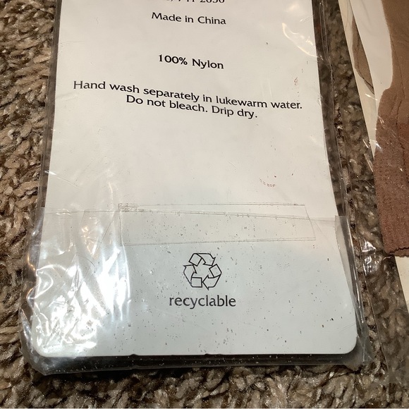 Lot of Vintage sheer nylon socks, beige & nude, sock size: 9-11 - Picture 12 of 12